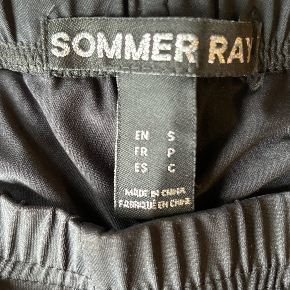 Sommer Ray scrunched bum shorts - Picture 3 of 3